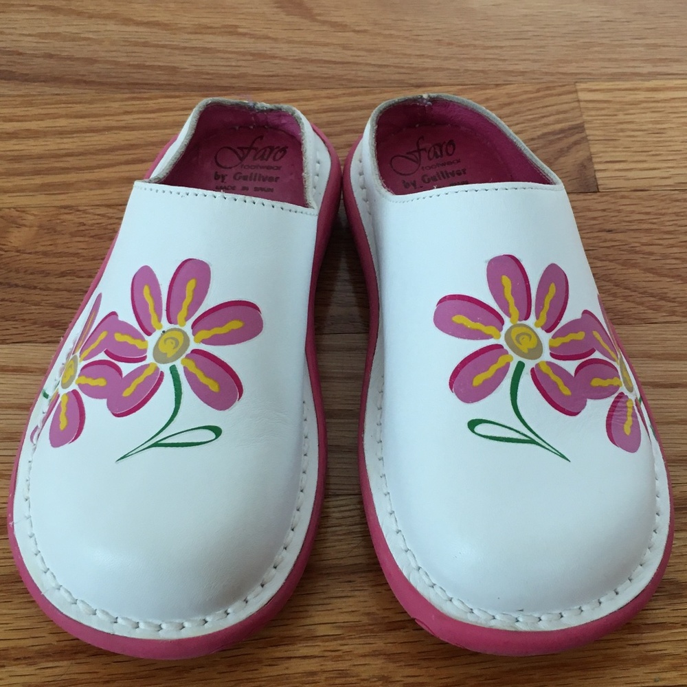 Girls Leather Slides Clogs EU size 27, US 10